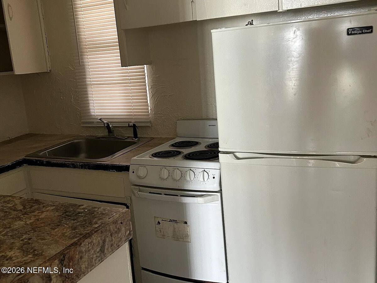 Photo - 1617 W 13th St