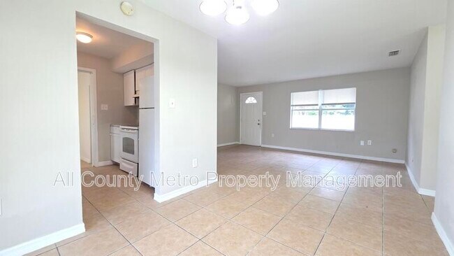 Photo - 14 E Wallace St