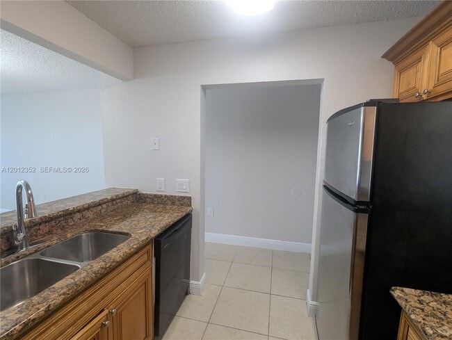 Photo - 1564 Lake Crystal Dr Unit F
