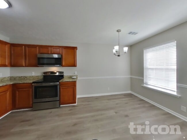 Photo - 996 Tom Hailey Blvd