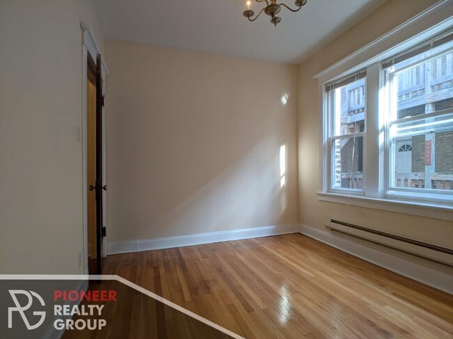 Photo - 4421 N Wolcott Ave Unit 4423-B2