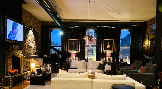 Photo - 1470 N Milwaukee Ave Unit 2