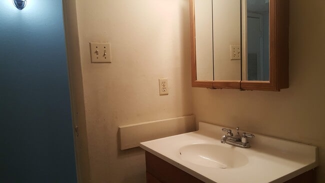 Photo - 3030 Congress Blvd