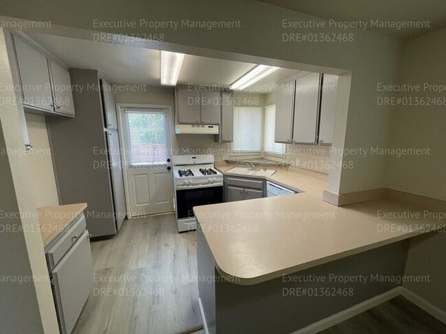 Photo - 3 bedroom/ 1 bathroom house located near Airport Dr/ Norris Rd