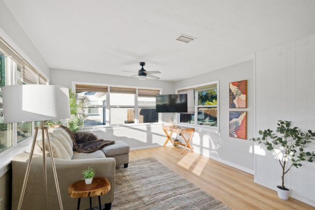 Photo - 2800 47th St S