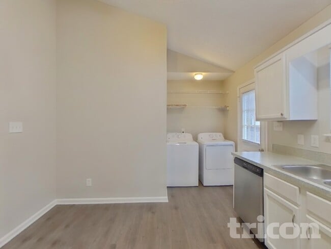 Photo - 1224 Settles Bridge Ct