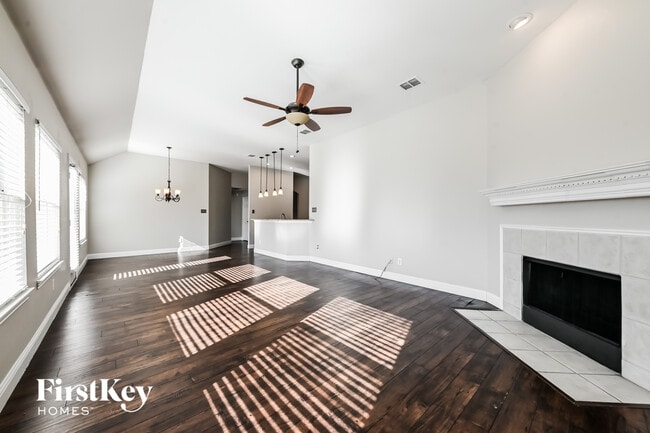 Photo - 502 Dover Park Trail