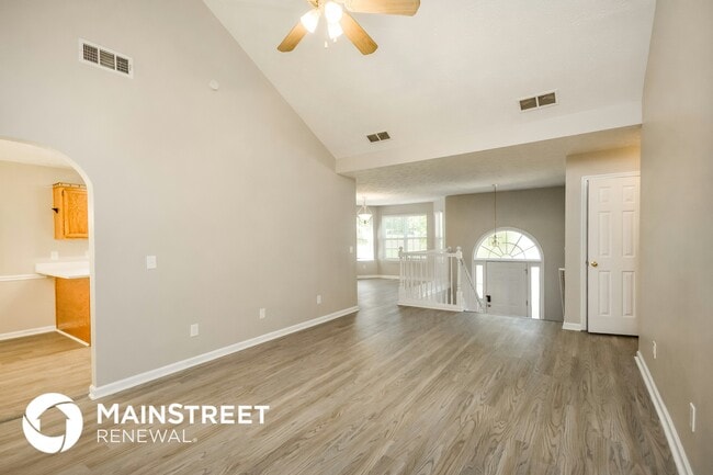Photo - 570 Freeman Dr