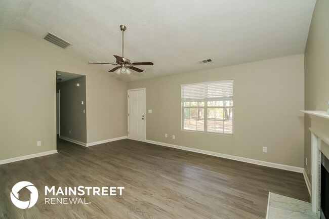 Photo - 135 Bond Dr