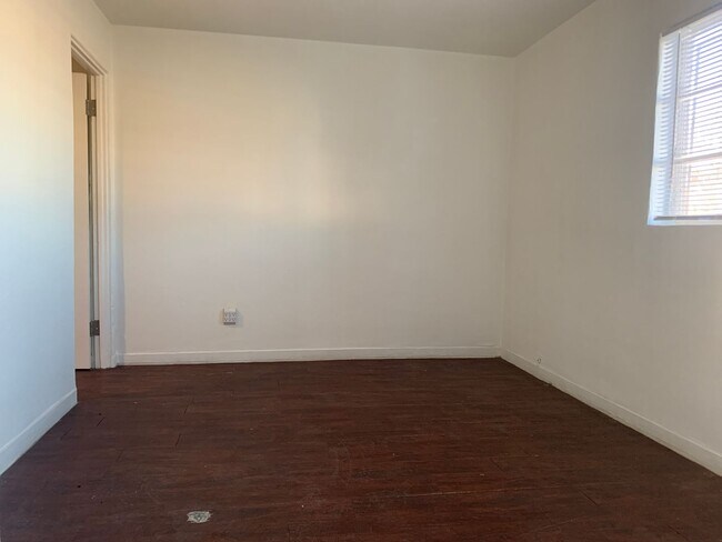 Photo - 333 Dallas St NE Unit B