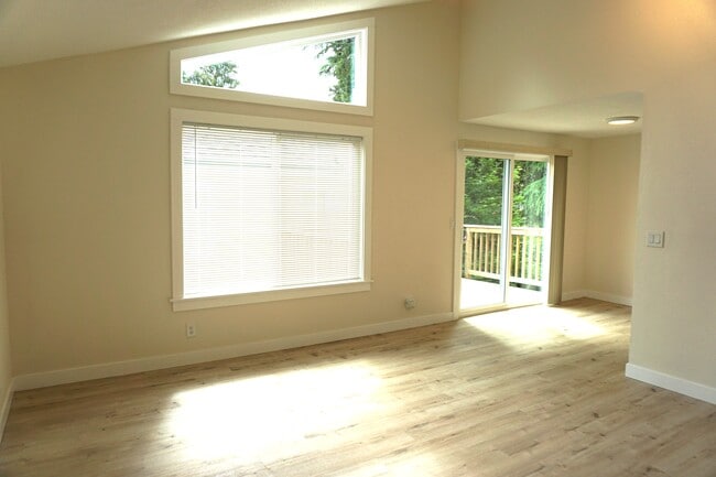Building Photo - 7218 NE 16th Ave Unit 802