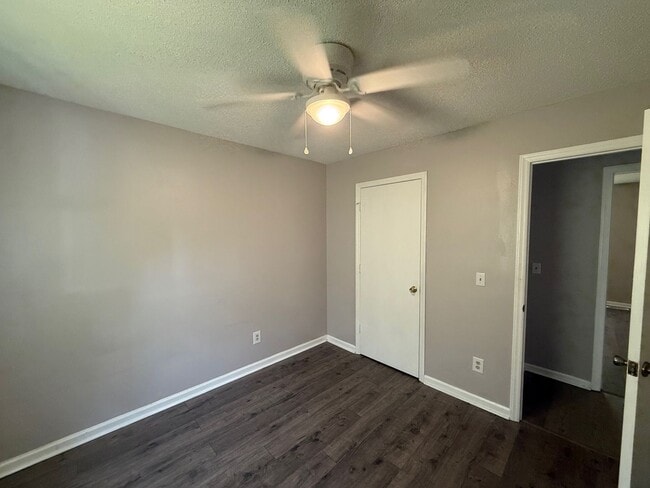 Photo - School St Unidad 233