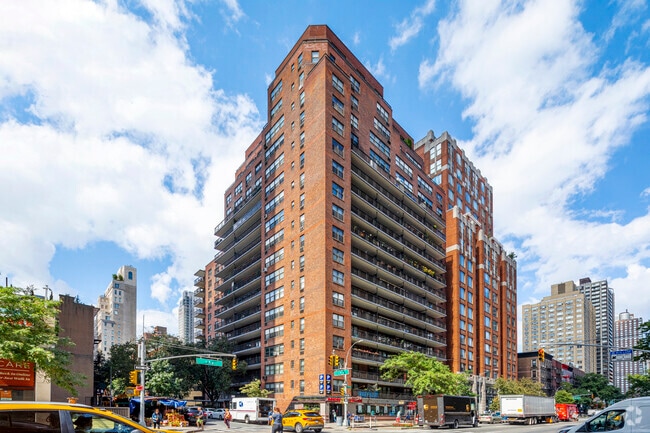 Photo - 345-355 81st St