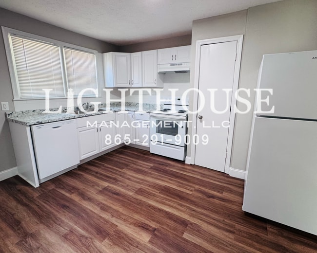 Photo - 1808 Lombard Pl