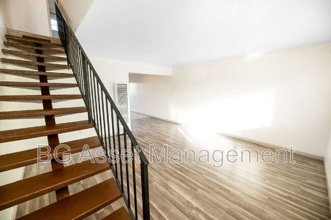 Photo - 1640 Barrus Ave