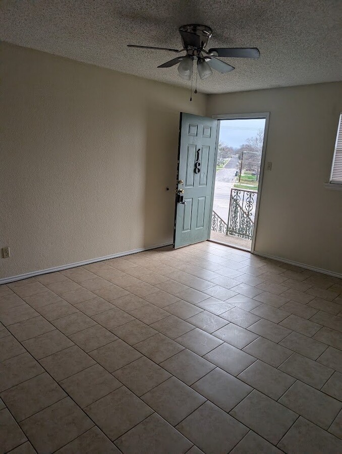 Photo - 505 Hackberry St Unit 18