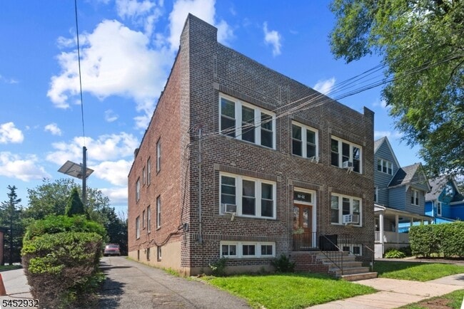 Photo - 60 Elmwood Ave Unit 3