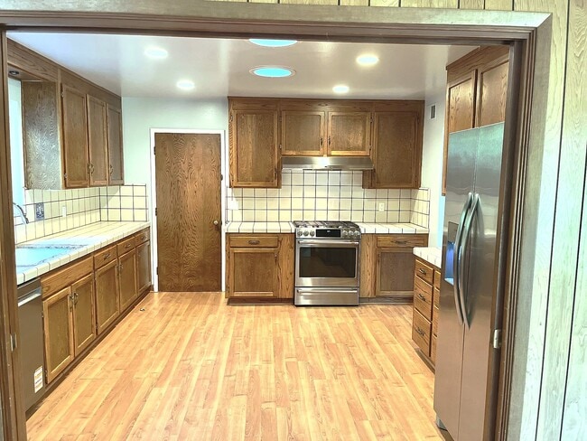 Photo - 124 Lester Ln