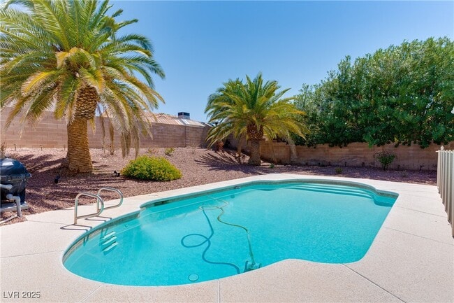 Photo - 20 Fantasia Ln