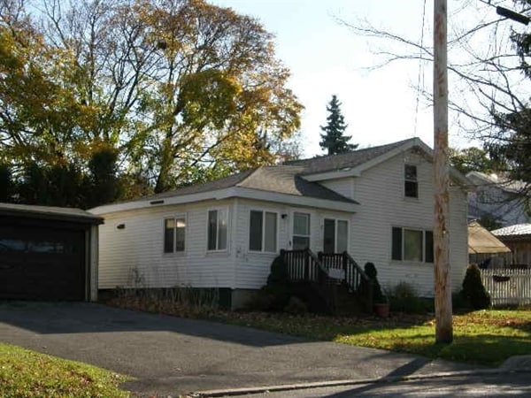 Building Photo - 108 E Albany St