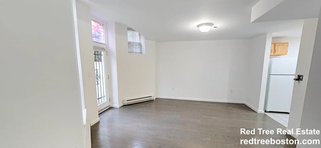 Building Photo - 112 Queensberry St Unit B Rental