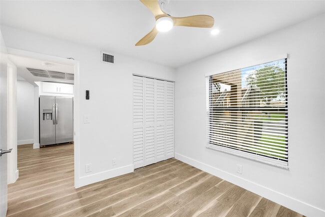 Photo - 21905 Lake Forest Cir Unidad 101