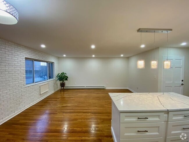 Building Photo - 21-23-23 Amory Ct Rental