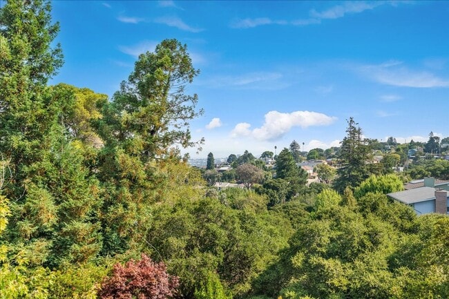 Photo - 2209 Thurm Ave