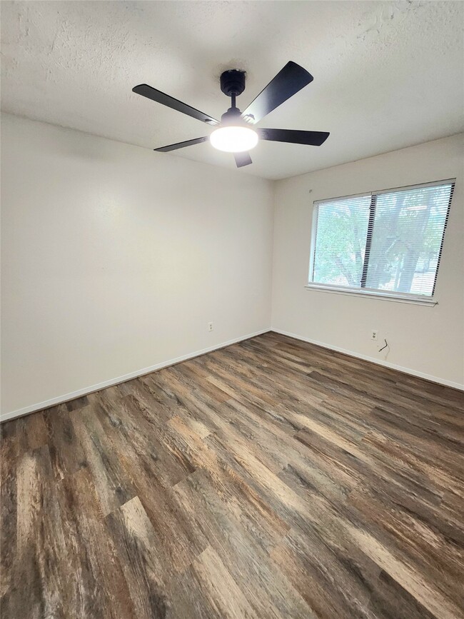 Photo - 10047 Emerald Creek Dr