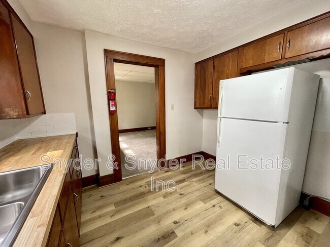 Photo - 141-141 Wadsworth Ave