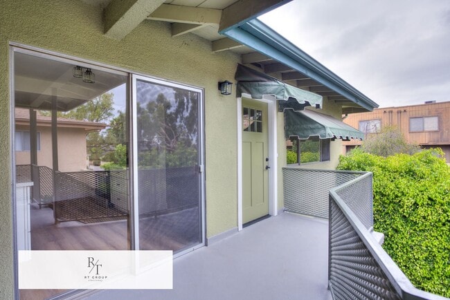 Building Photo - Fully Upgraded Spacious 2-Bedroom Unit D