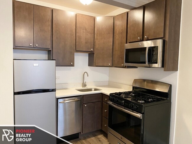 Photo - 2934 W Palmer St Unit 2936-105