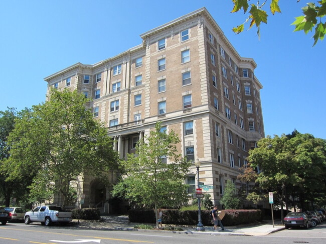 Building Photo - 1851 Columbia Rd NW Unit 102