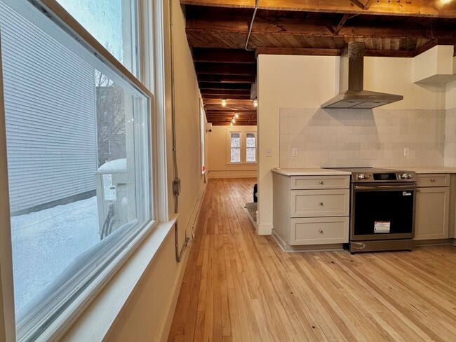 Photo - 1546 Selby Ave Unit B