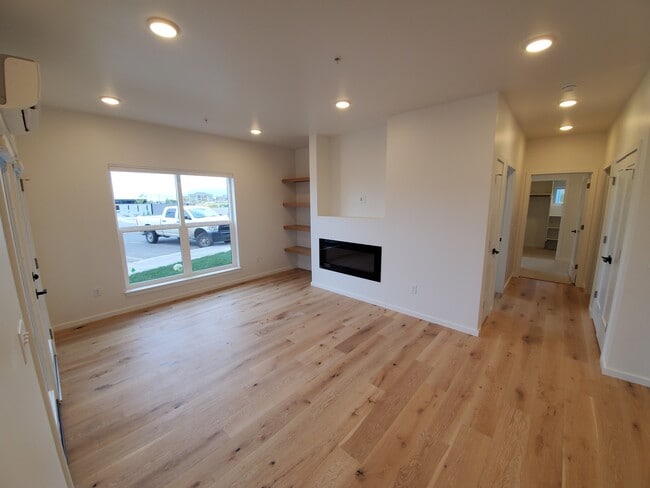 Photo - 2430 Tschache Ln