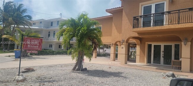 51 W Plaza Del Lago