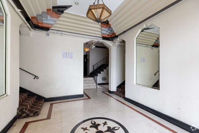 Lobby - Bright & Inviting 1-Bedroom Apartment