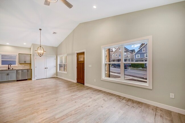 Photo - 525 Harrison Ave