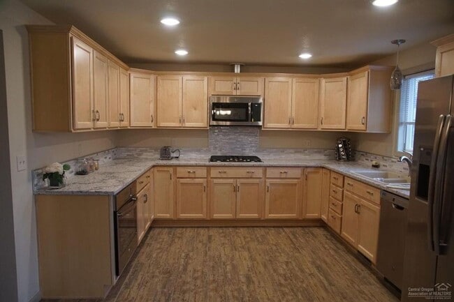 Photo - 1444 NW Canyon Dr