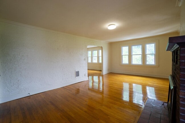 569 Westmoreland Ave Unit Westmoreland 569.2