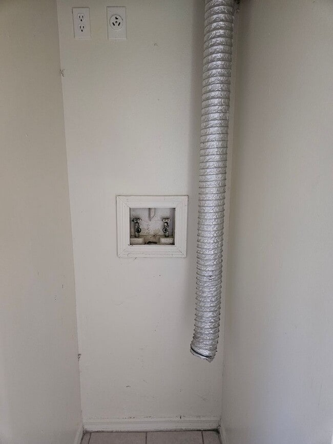 Photo - 2/1 DUPLEX