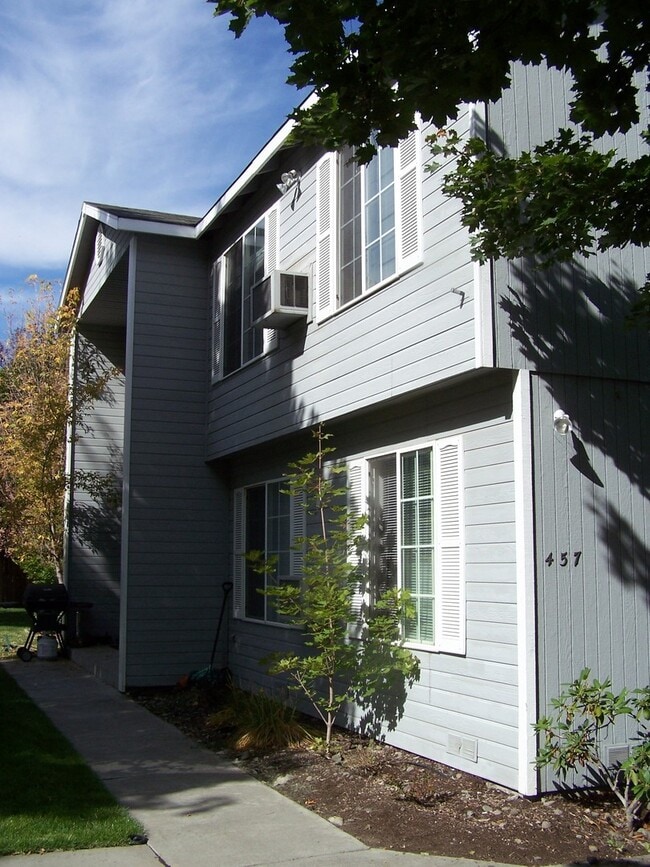 Photo - Ground Level 2 Bed/1 Bath in NW Redmond Fourplex Unit 2