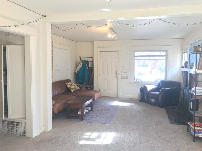 Photo - 935 9th St Apartment Unit A [935 9th]