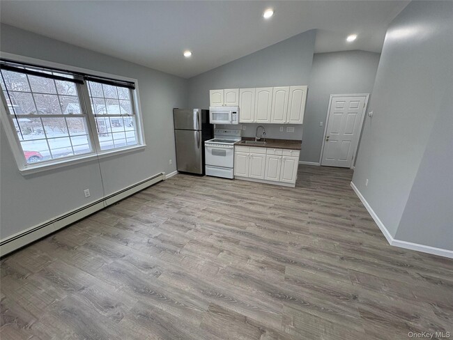 Photo - 10 Matsunaye Dr