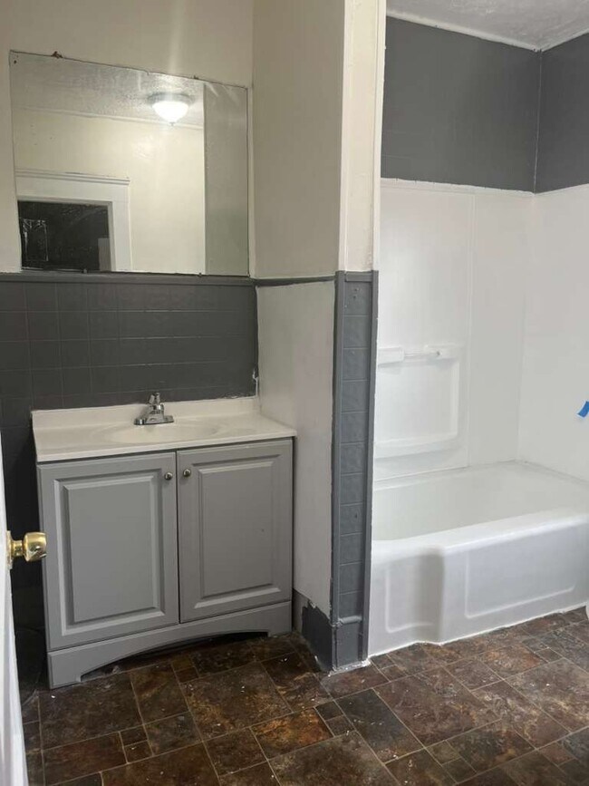 Photo - 2989 E 61st St