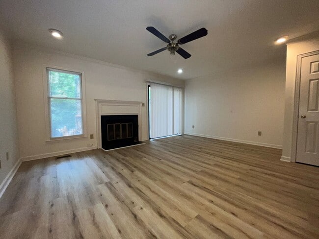 Photo - Cozy Deck with view of Creek! Large Bedroo...
