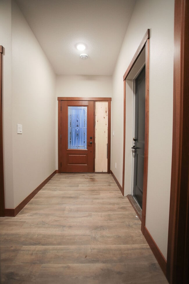 Photo - 1926 W 6th St