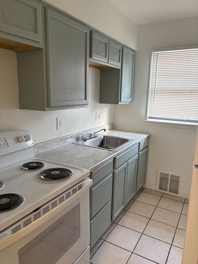 Photo - 2BR/1BA Updated Home – Vouchers Welcome!