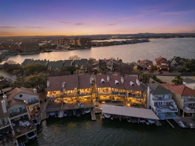 Building Photo - 403 Island Dr Unit #202