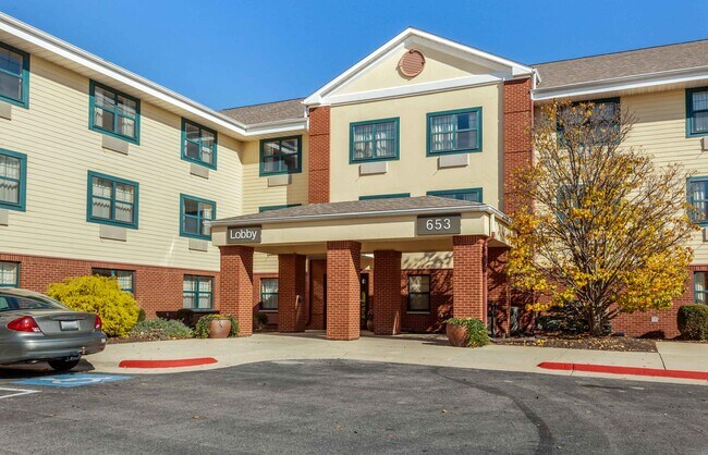 Furnished Studio-Rockford - I-90